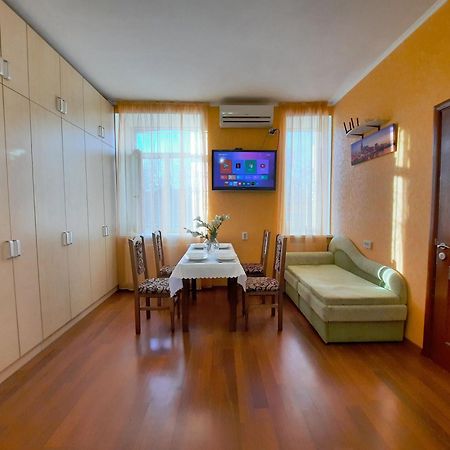 Двокімнатна Квартира В Центрі Біля Готелю Палаццо Мережа Alex Apartments Безконтакнте Заселення 24-7 Poltava Esterno foto